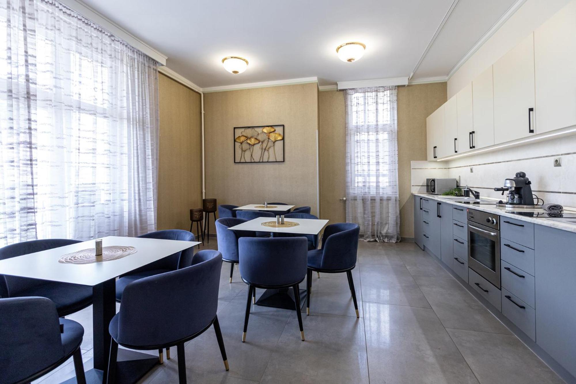 Hotel Clariss Balatonalmádi エクステリア 写真