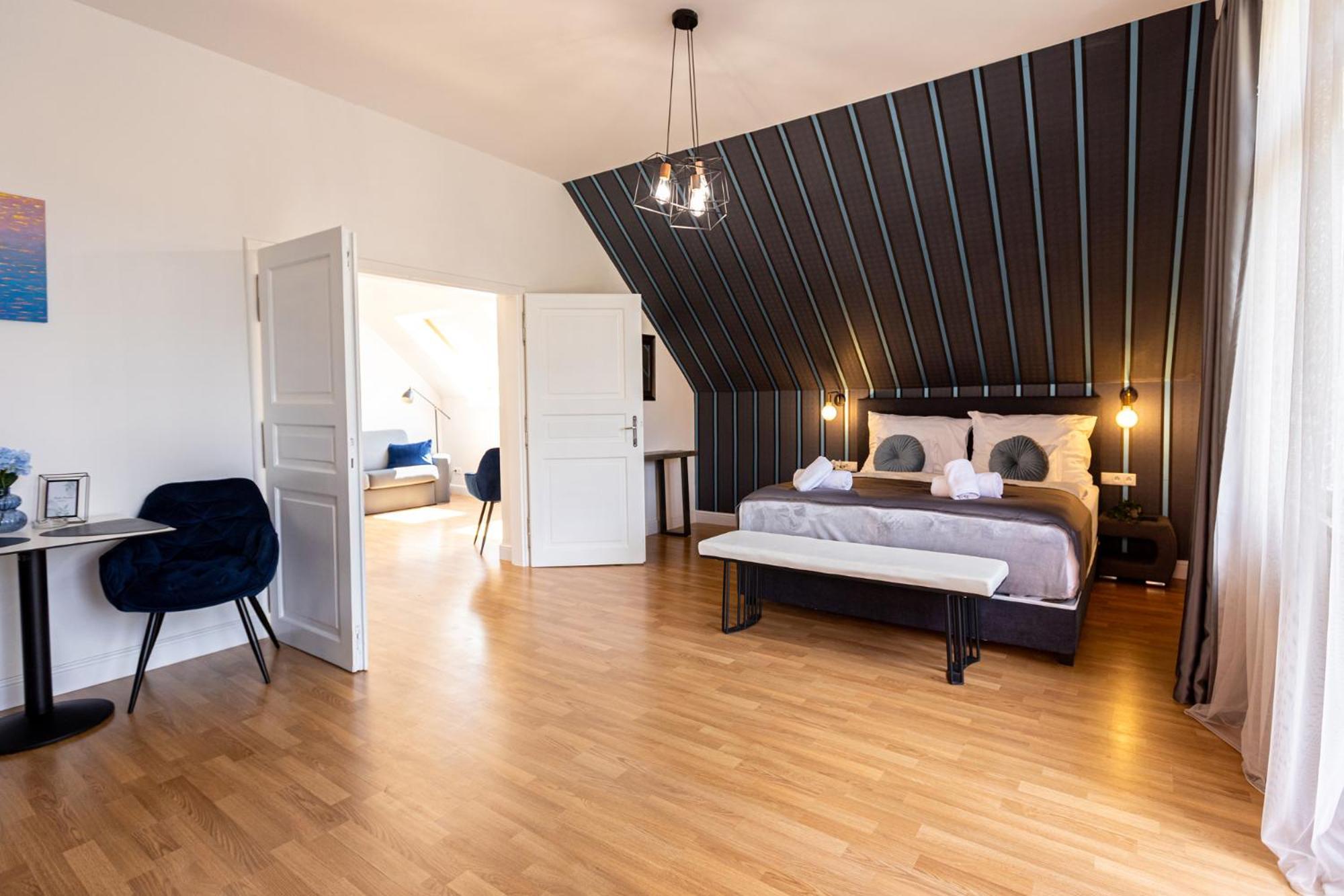 Hotel Clariss Balatonalmádi エクステリア 写真