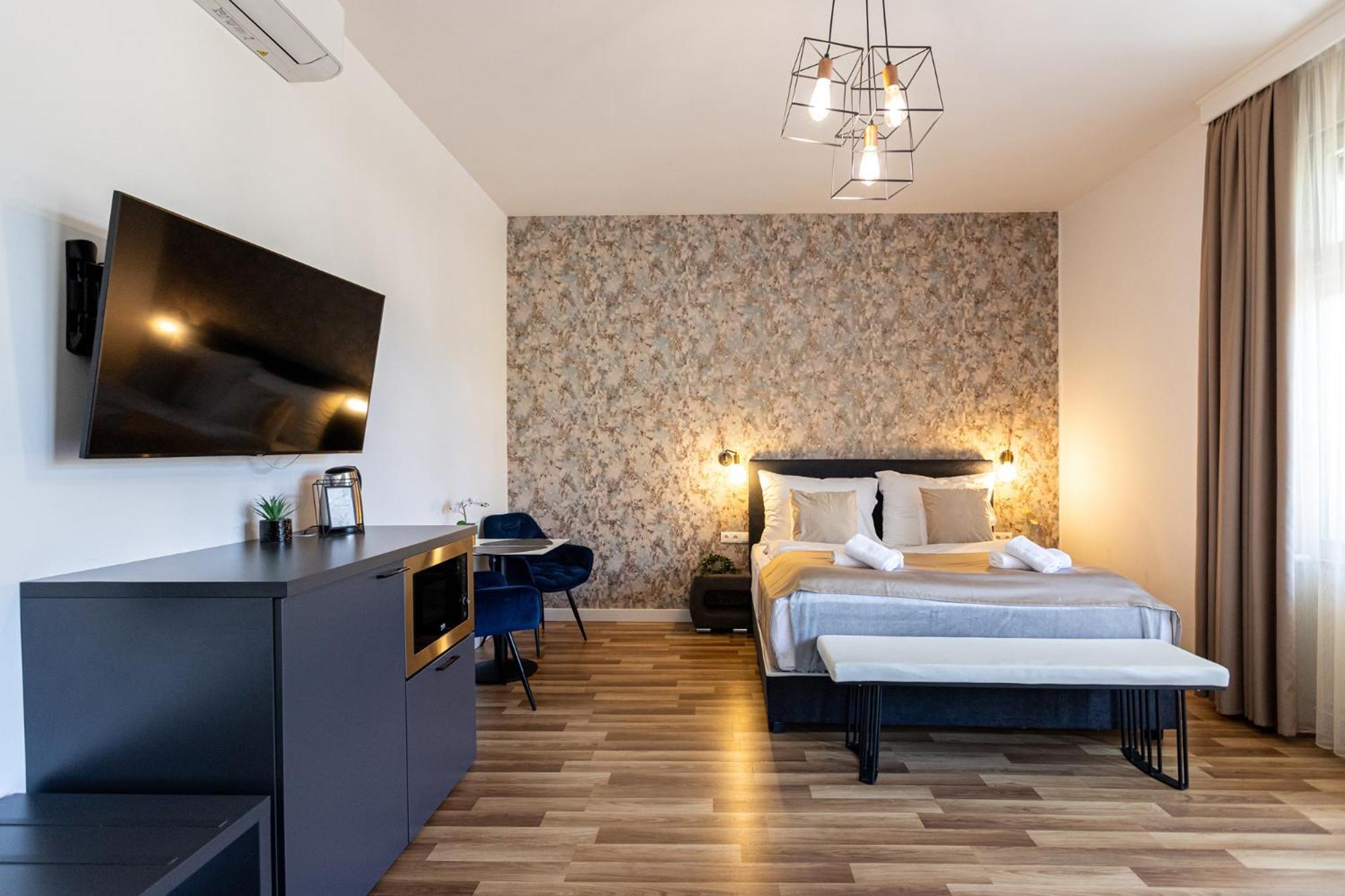 Hotel Clariss Balatonalmádi エクステリア 写真