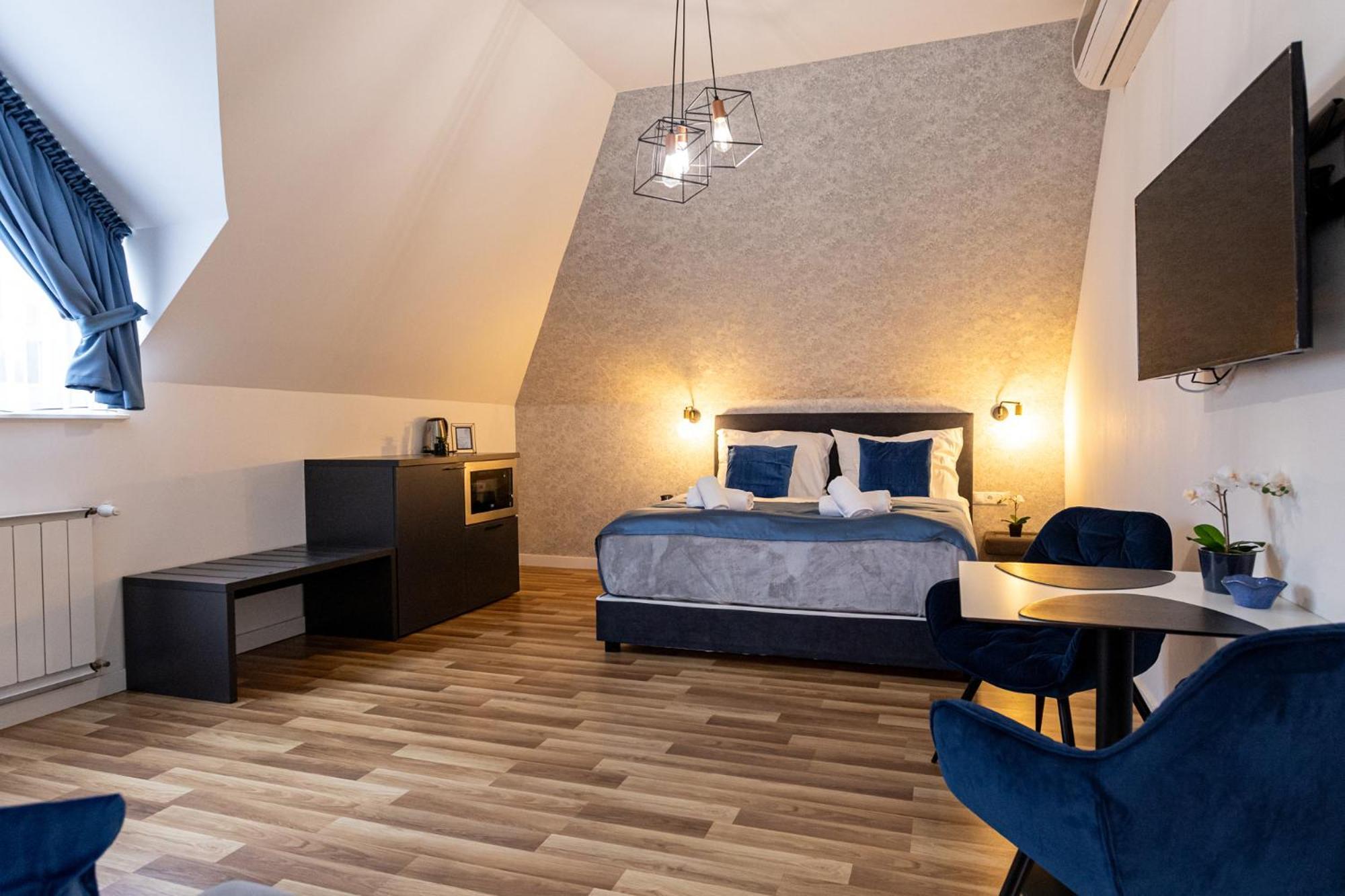 Hotel Clariss Balatonalmádi エクステリア 写真