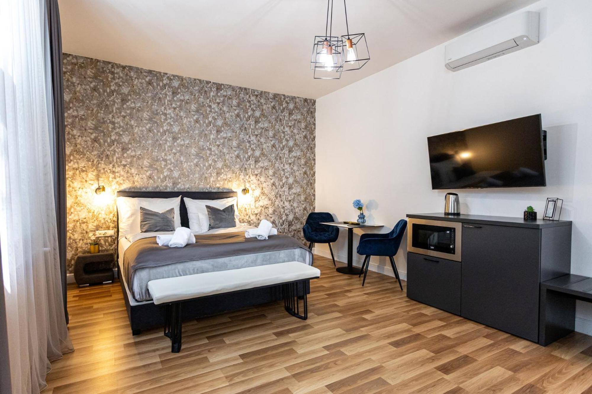 Hotel Clariss Balatonalmádi エクステリア 写真