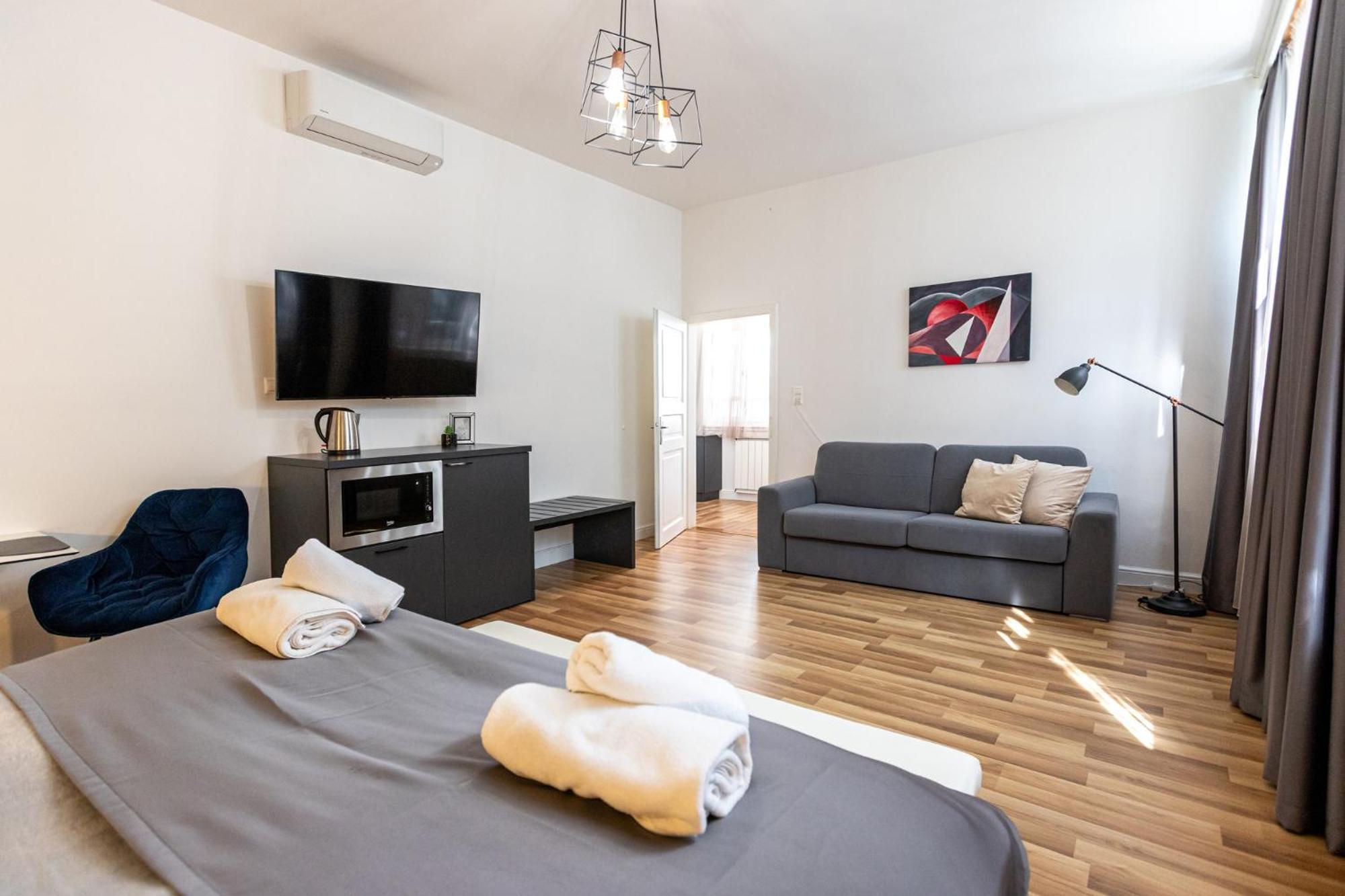 Hotel Clariss Balatonalmádi エクステリア 写真