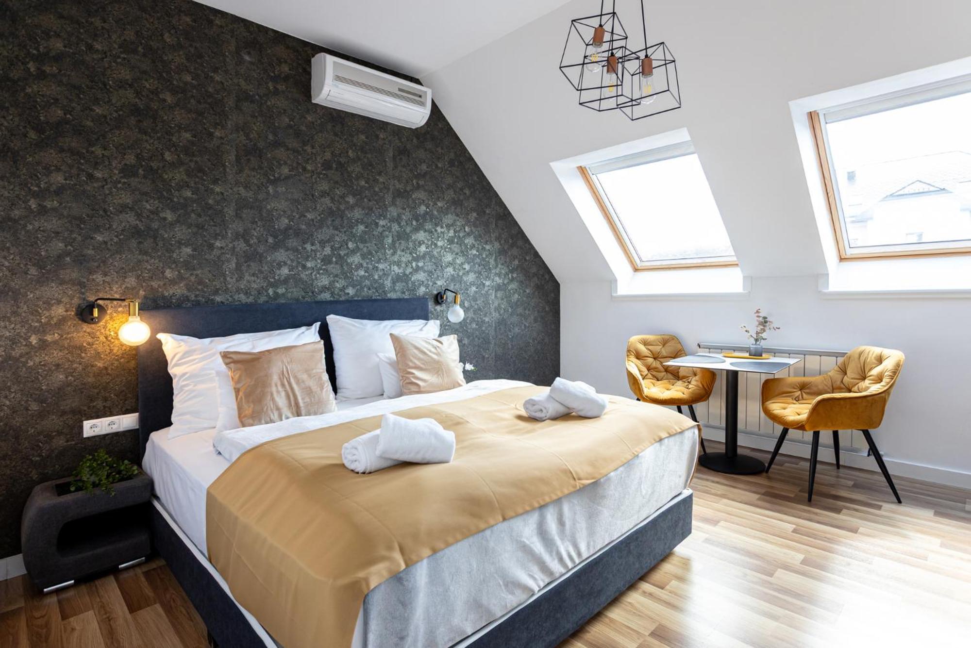 Hotel Clariss Balatonalmádi エクステリア 写真