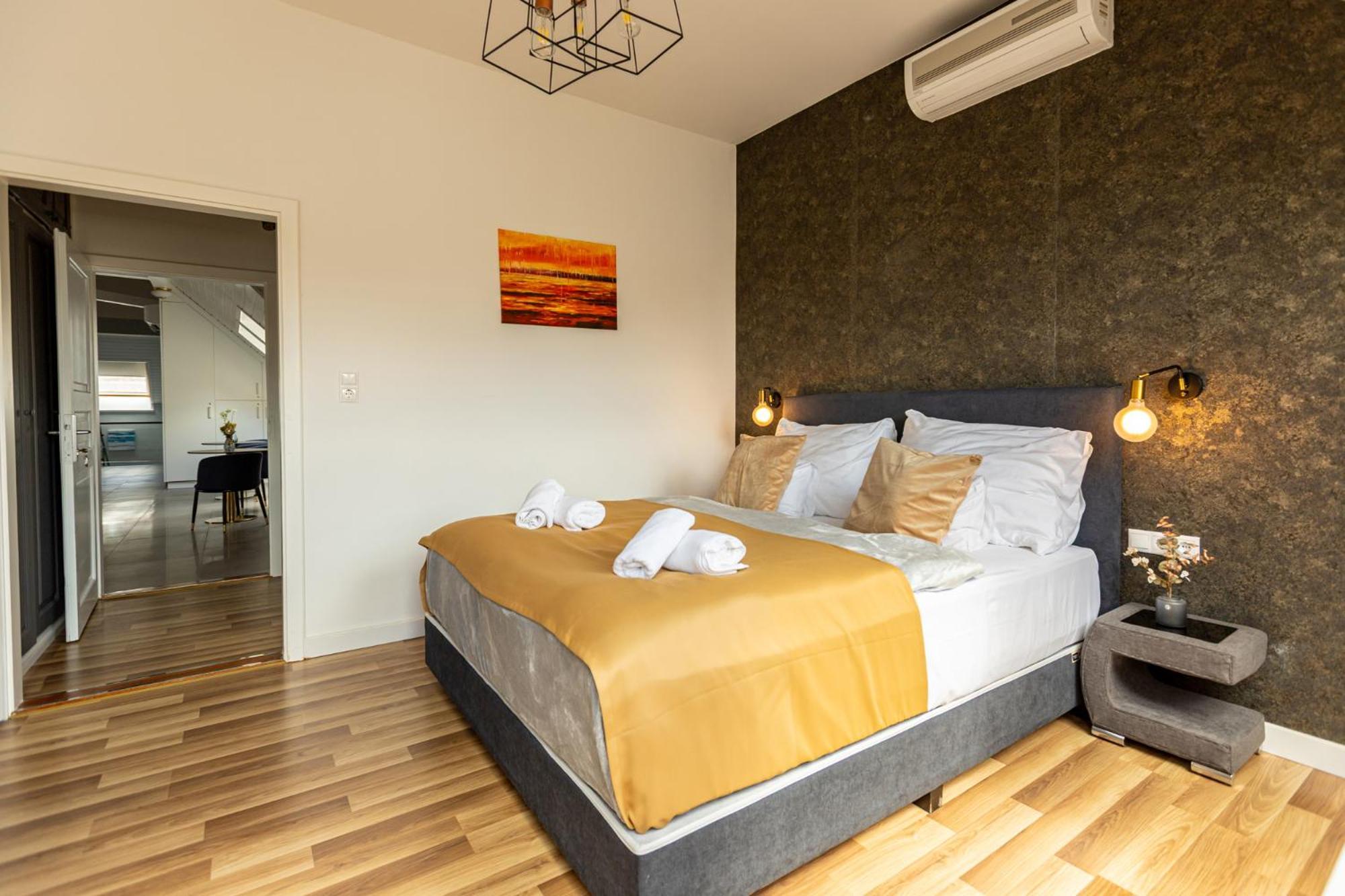 Hotel Clariss Balatonalmádi エクステリア 写真