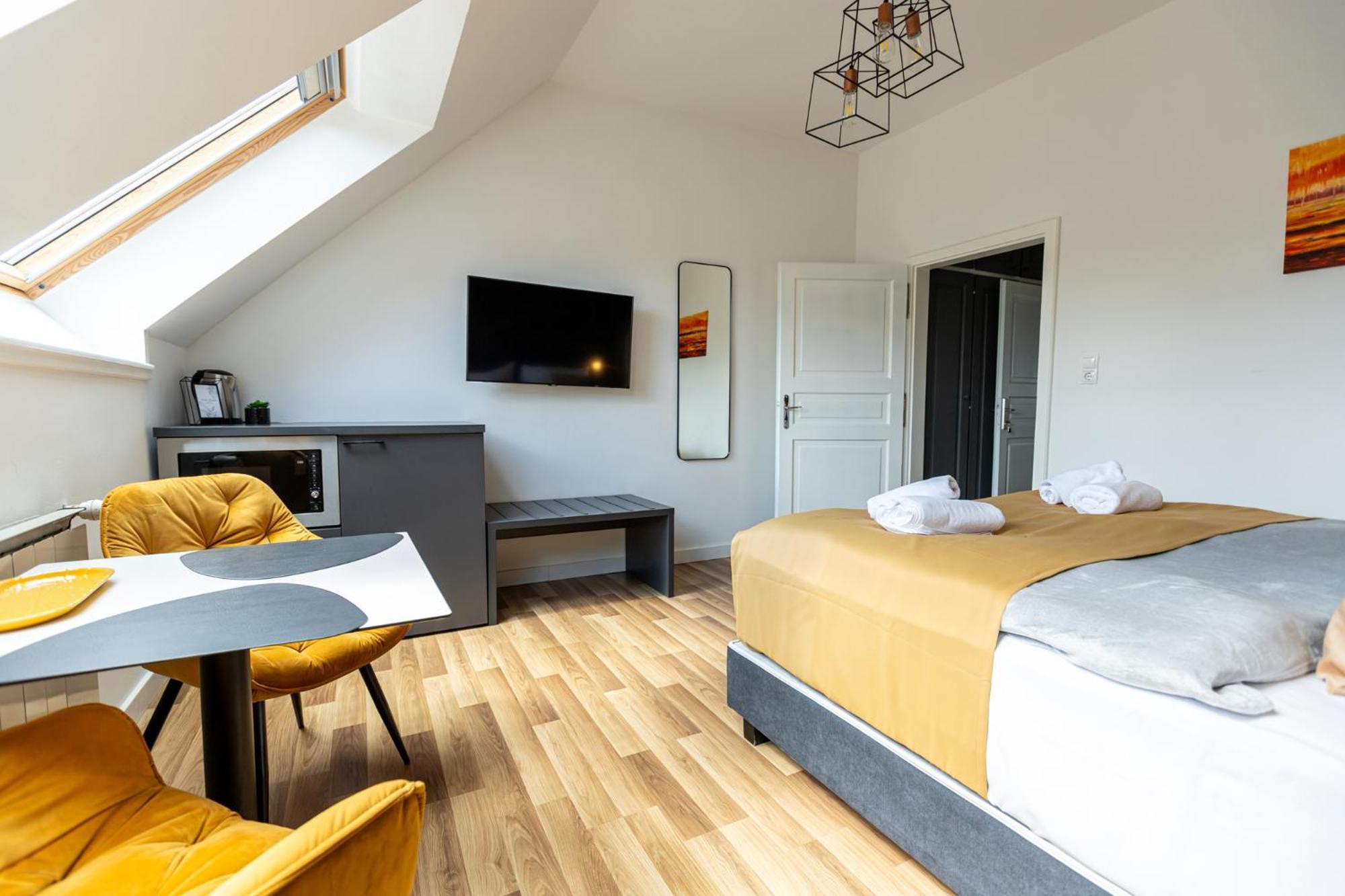 Hotel Clariss Balatonalmádi エクステリア 写真