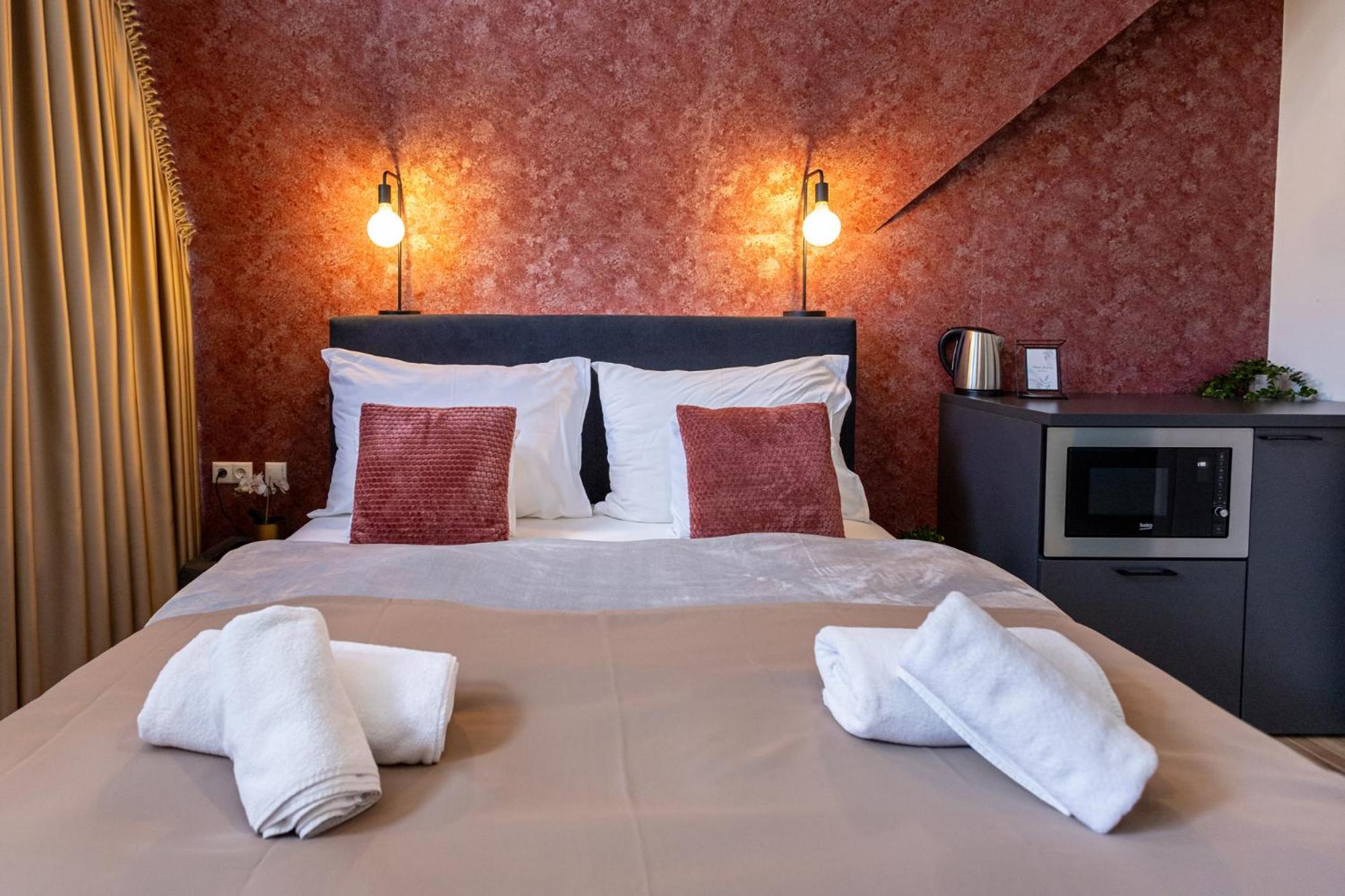 Hotel Clariss Balatonalmádi エクステリア 写真